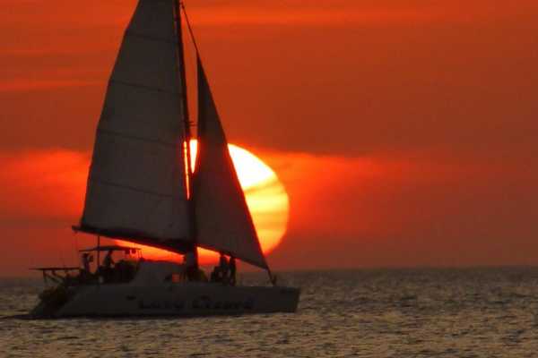sunset-catamaran